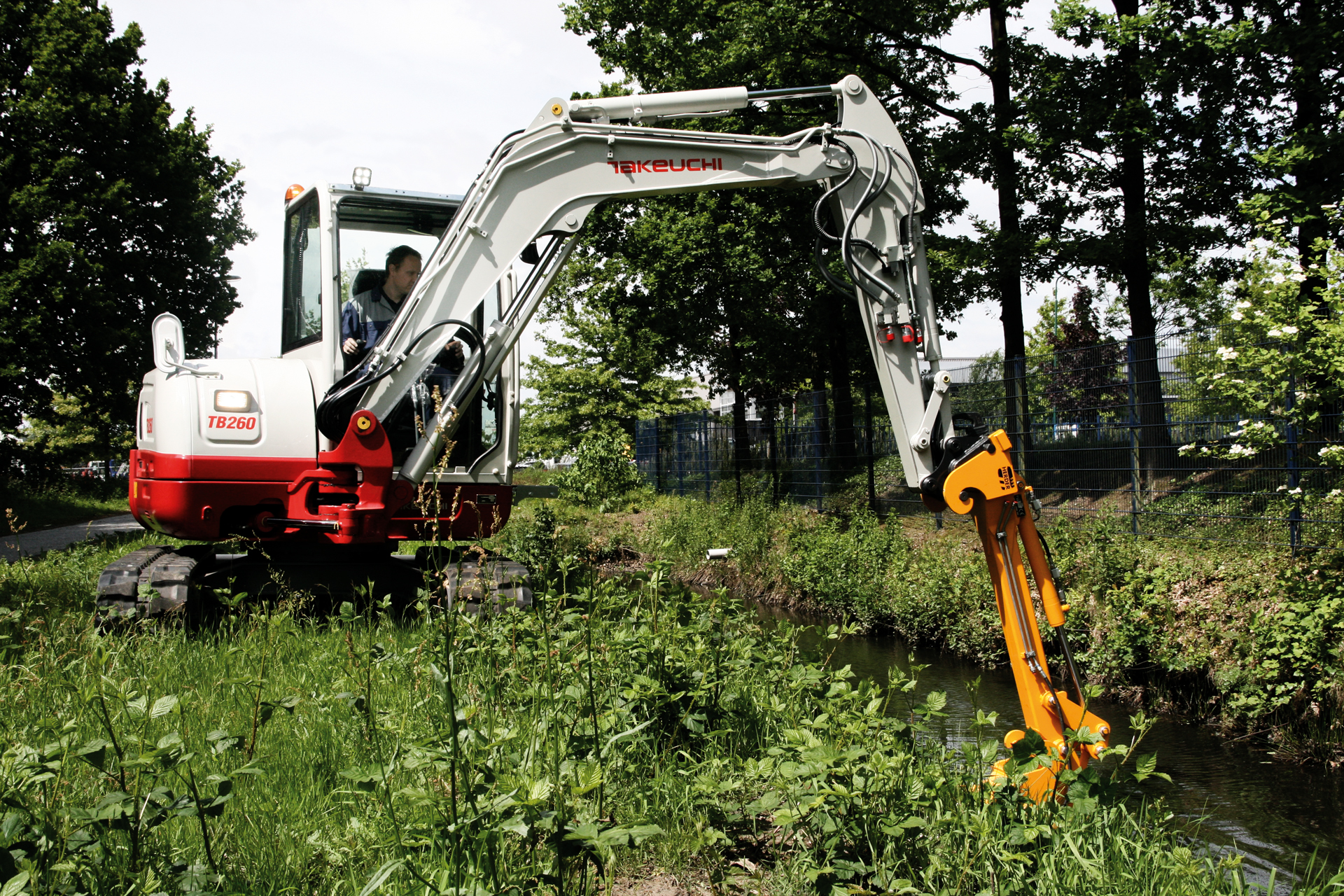 graafmachine-takeuchi-tb260-2